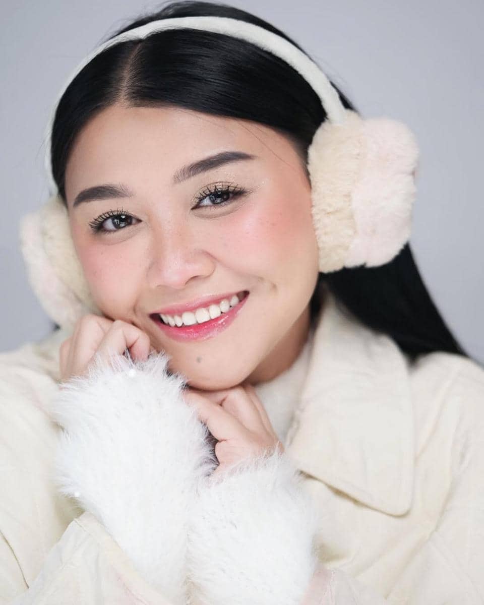 ide makeup liburan akhir tahun ala Clarissa Putri 