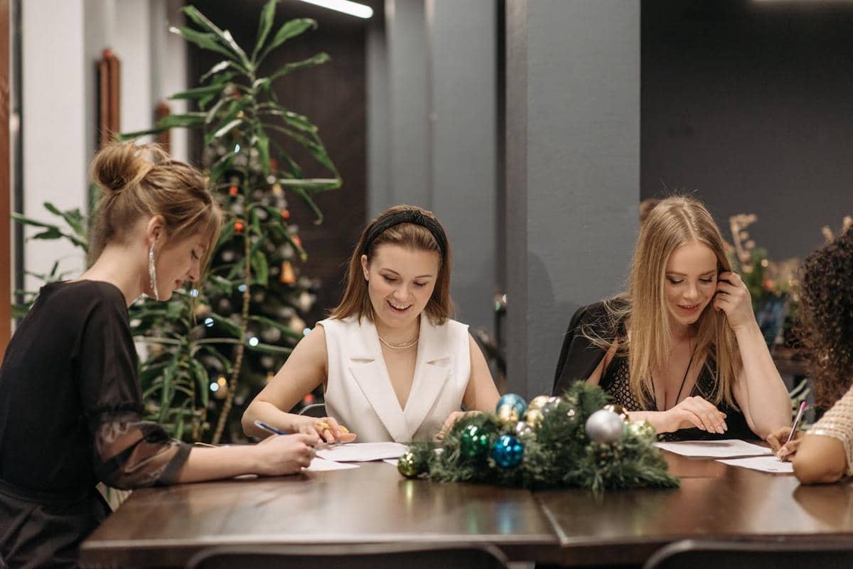 Ilustrasi merayakan liburan