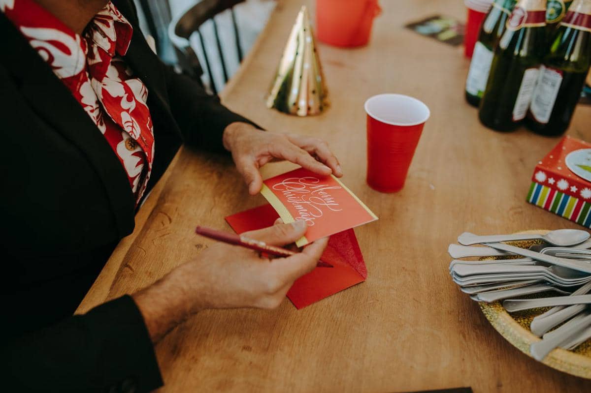 Etika mengirim kartu ucapan natal