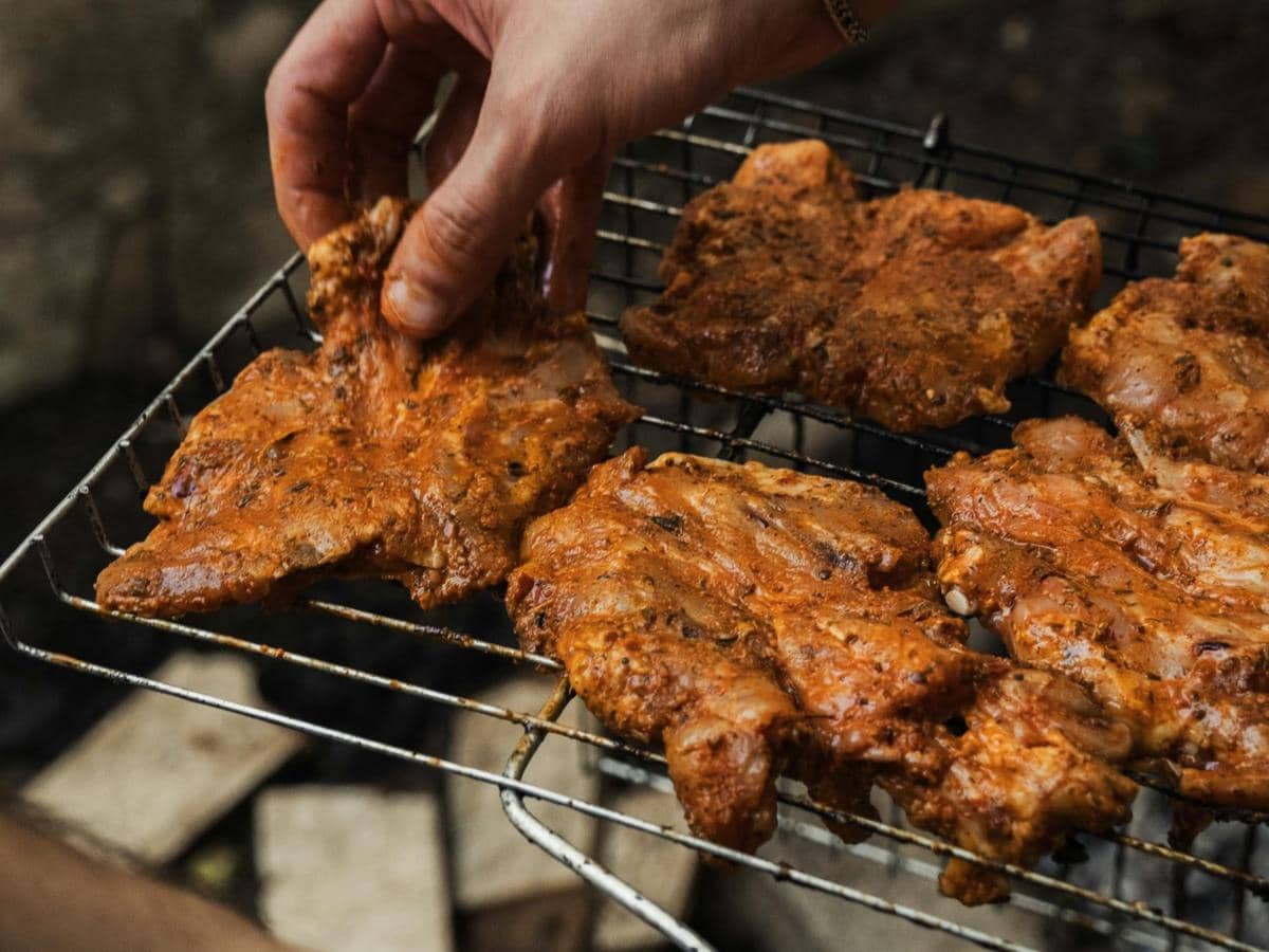 Ayam yang dimarinasi dengan bumbu tandoori