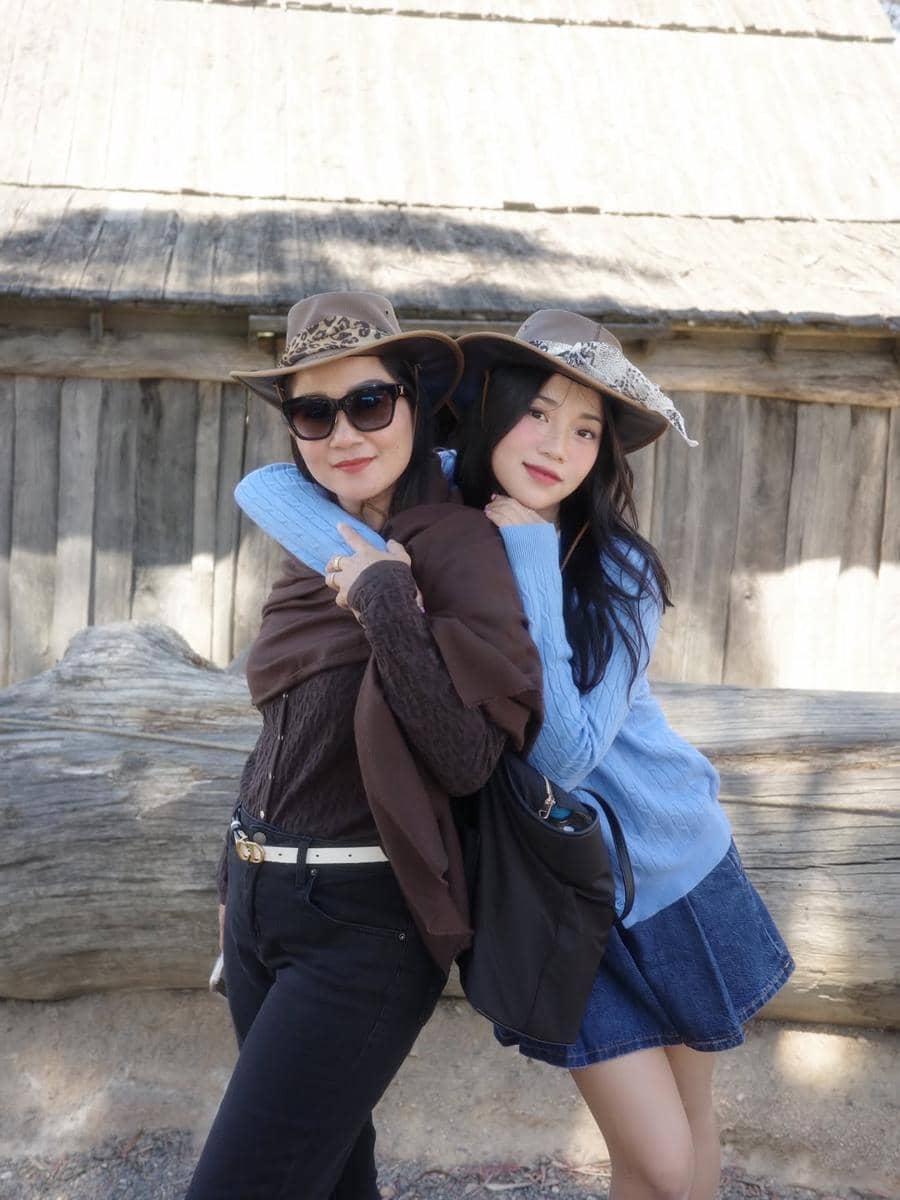 Anggis Devaki ke Sovereign Hill di Victoria.