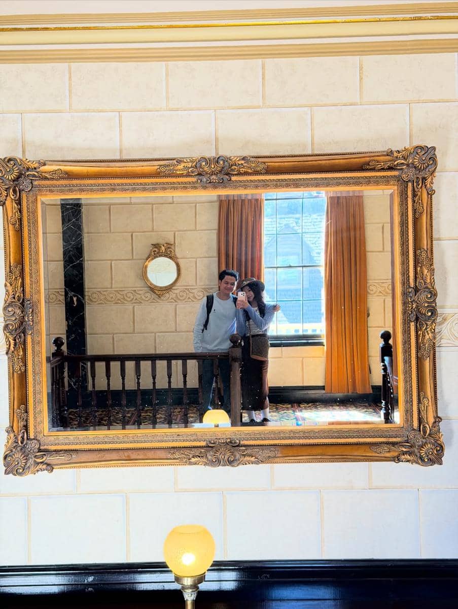 Anggis Devaki ke Sovereign Hill di Victoria.