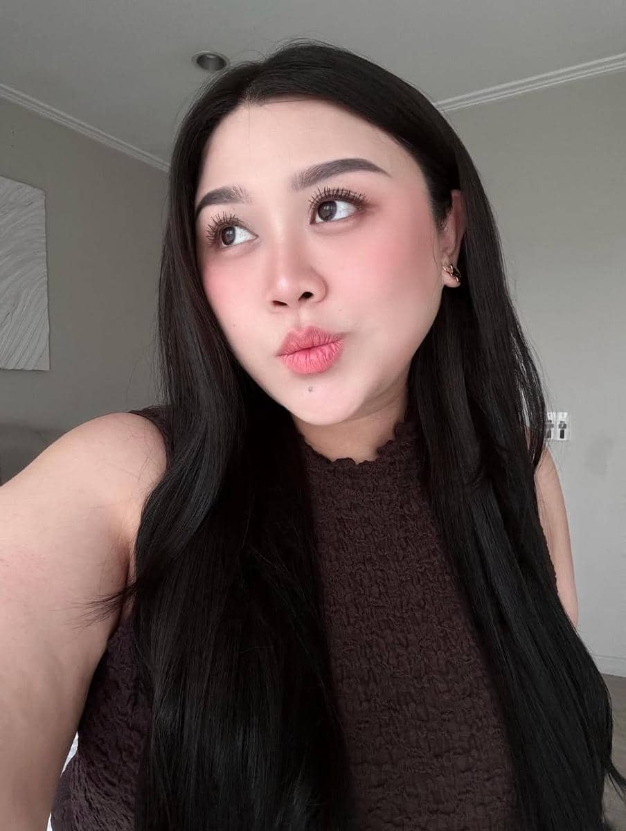 ide makeup liburan akhir tahun ala Clarissa Putri 