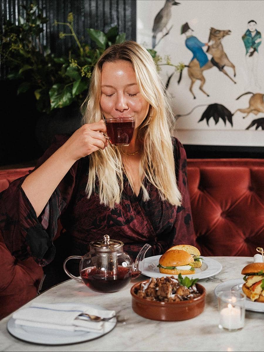 potret menikmati kuliner di sekitar Rockefeller Center 