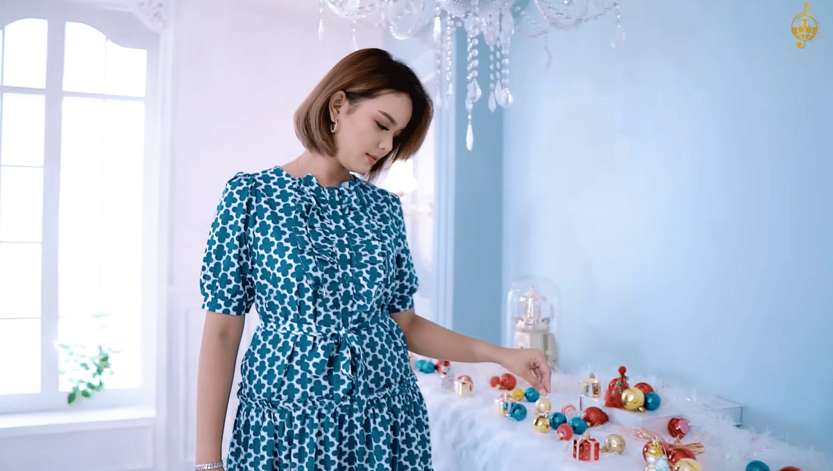 cuplikan MV Indahnya Natal - Putri Siagian