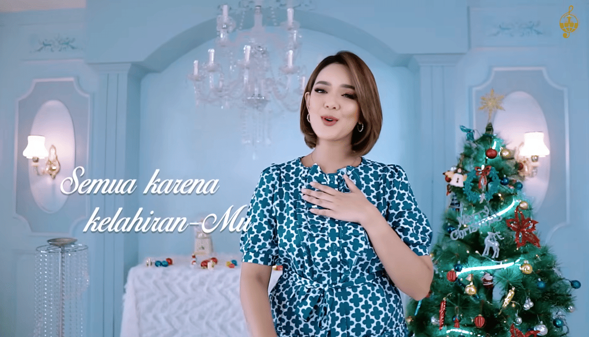 cuplikan MV Indahnya Natal - Putri Siagian