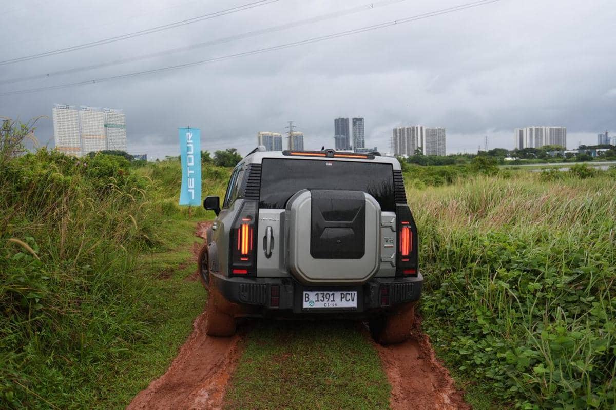 Menutup 2025 dengan pembuktian nyata: JETOUR T2 siap menemani setiap perjalanan, dari kota hingga jalur lebih menantang (5).jpeg