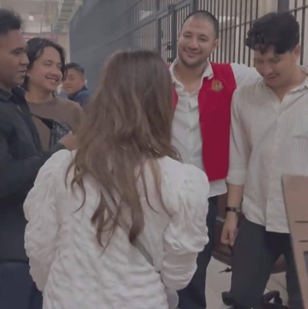 Ammar Zoni dijenguk kedua adiknya