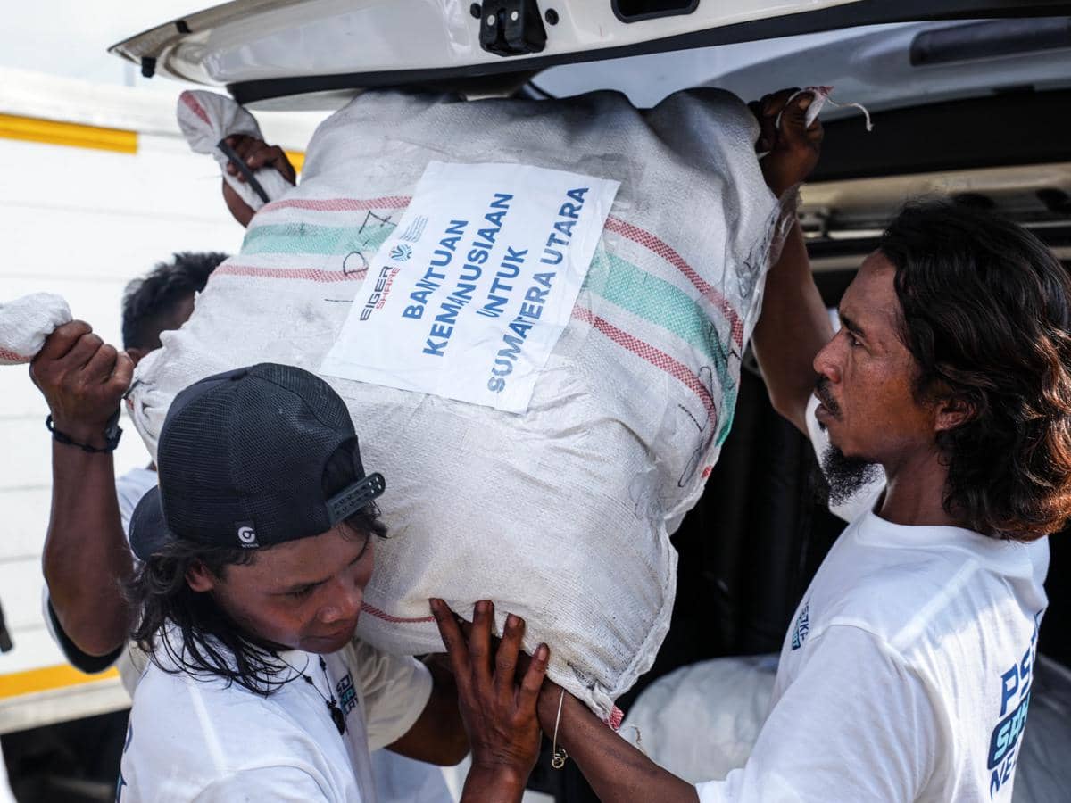 Bantuan kemanusiaan Eiger Adventure untuk Sumatra (dok.Eiger Adventure)
