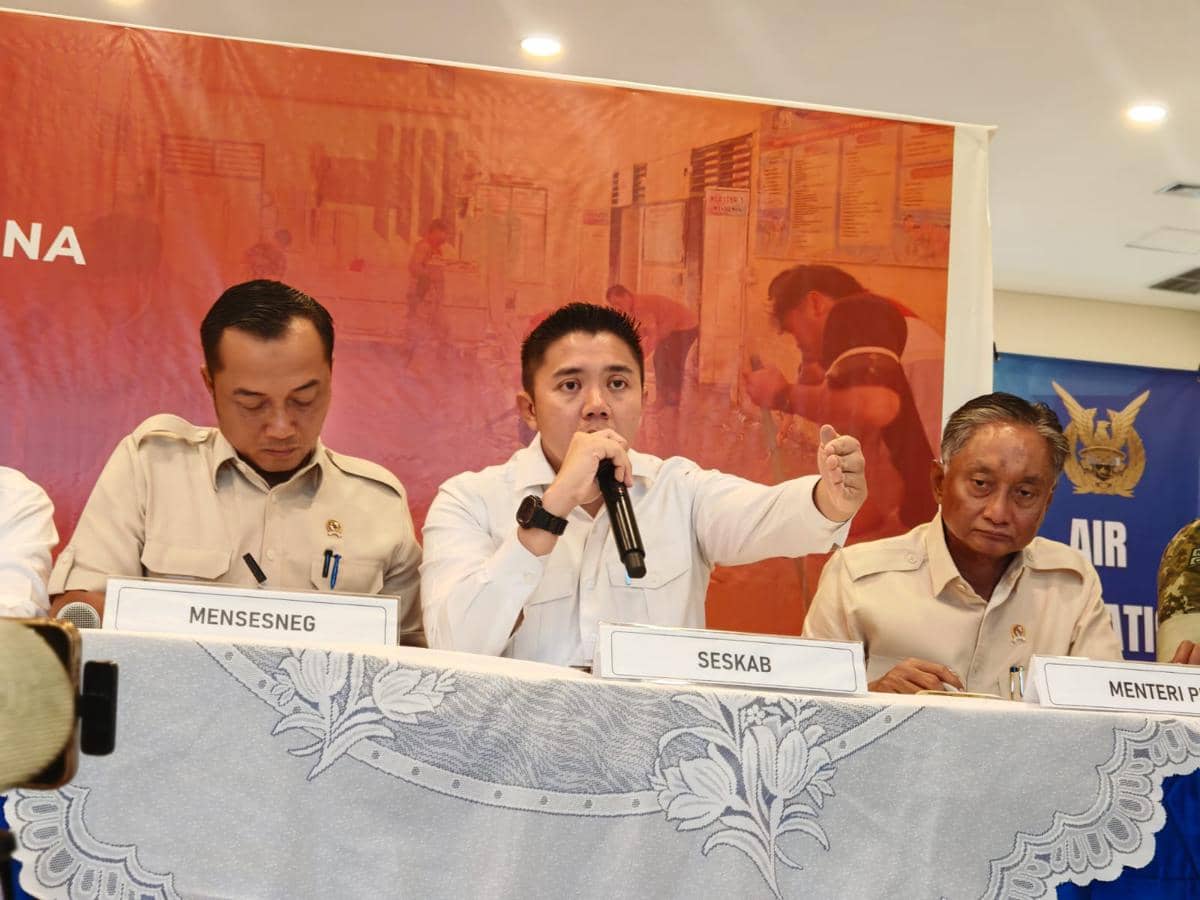 Setkab Teddy Indra Wijaya