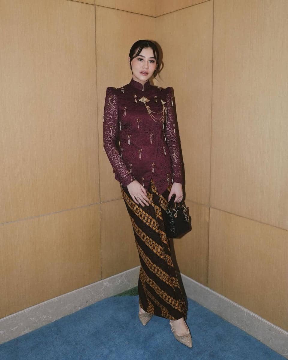 Akhirnyaaa sah! Alhamdulillah mi lofs #SANGUNtukTYAS 🤍Attire by @renzilazuardi Makeup @ochiipra.jpg