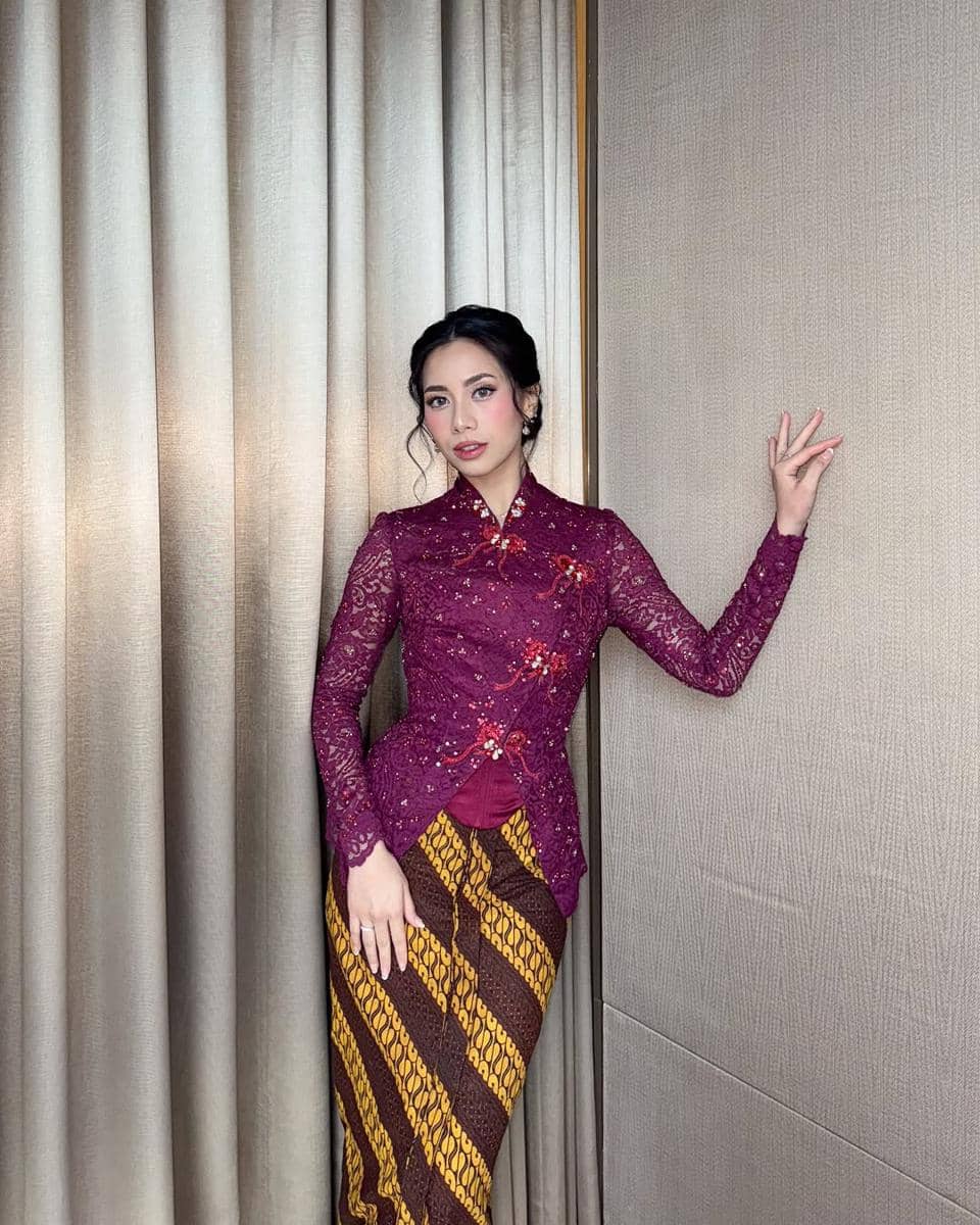 Detail and closer look for akad and wedding reception as a bridesmaid 🫶🏻✨Attire by @lianepuspi (1).jpg