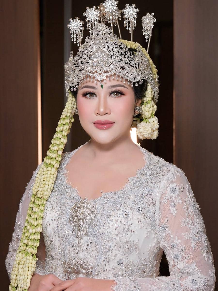 @boiyenpesek 👰🏻 Akad NikahMasha Allah pengantin AR yang baik , lucu , selama makeup ketawa ter.jpg