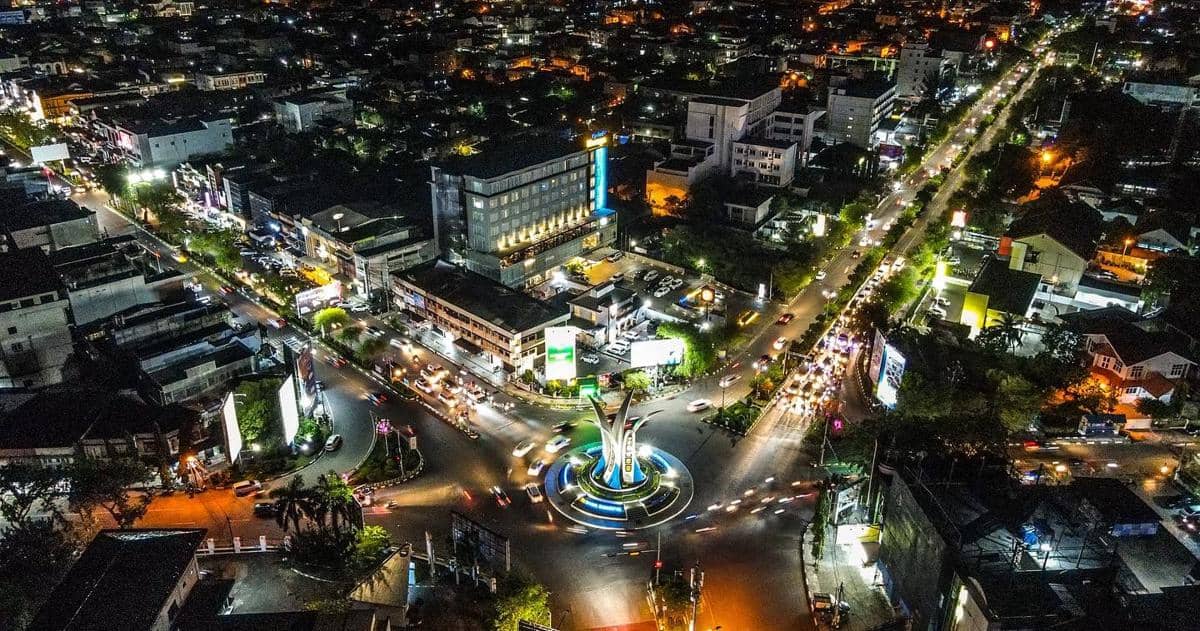 Suasana Kota Banda Aceh setelah listrik kembali dipulihkan (dok.PLN)