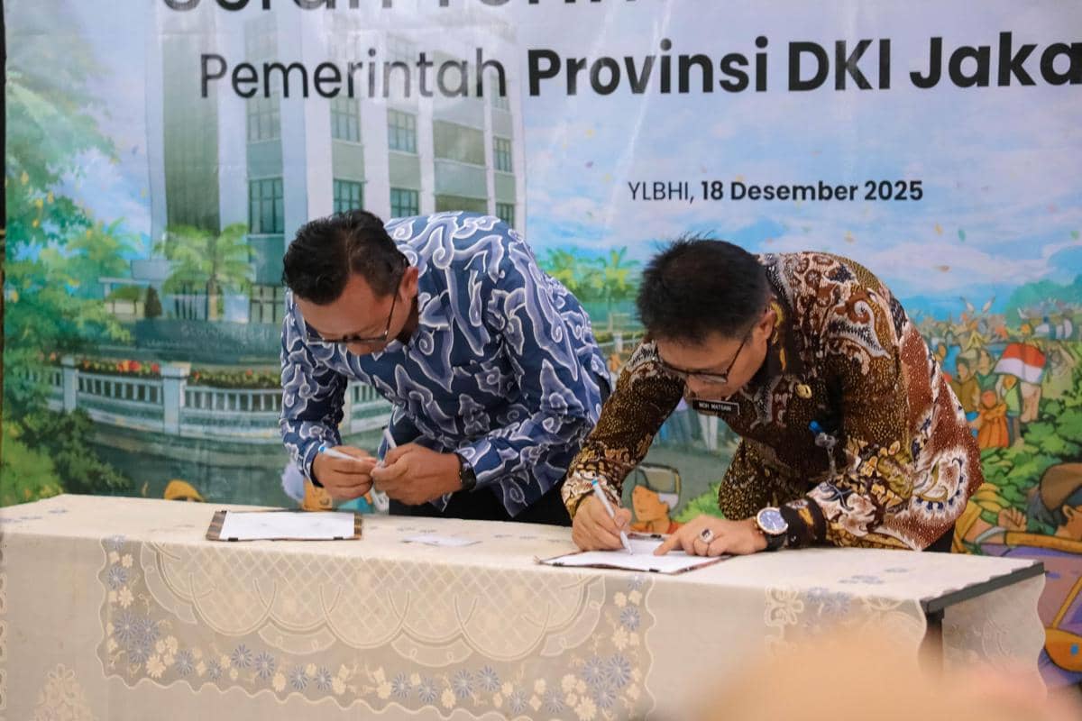 Gubernur DKI Jakarta, Pramono Anung hadir dalam penyerahan gedung Yayasan Lembaga Bantuan Hukum Indonesia (YLBHI) di gedung YLBHI Jakarta Pusat
