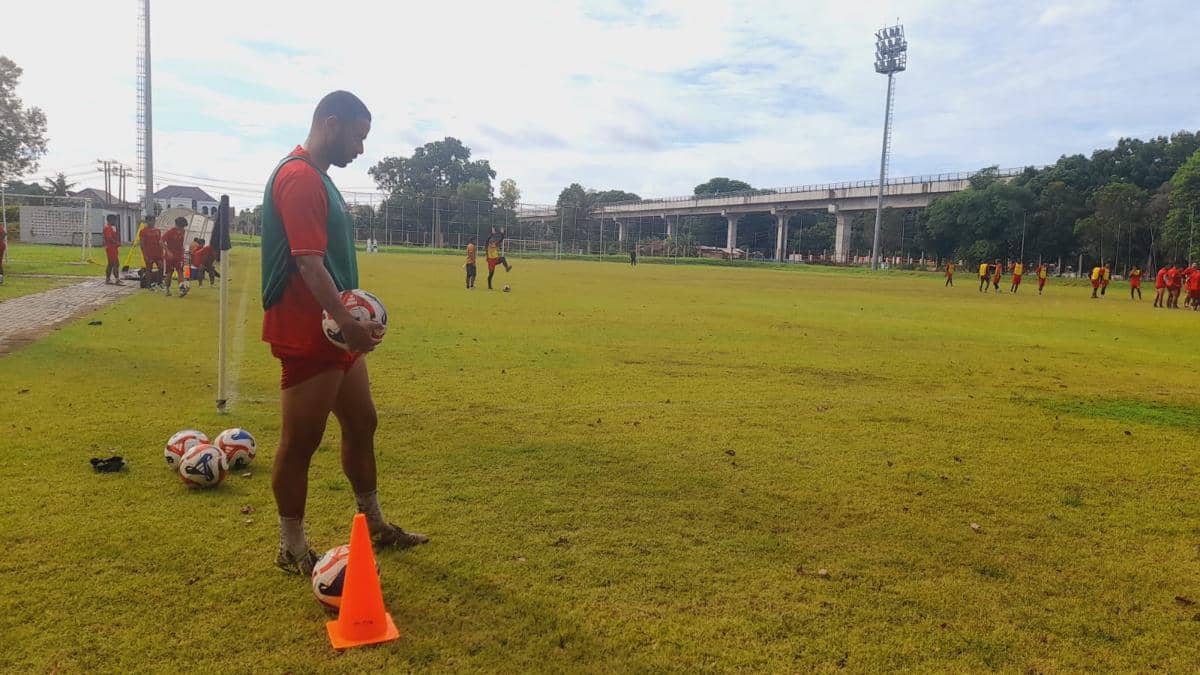 Fernando Barbosa latihan terpisah dari Sumsel United (Dok. Media Officer)