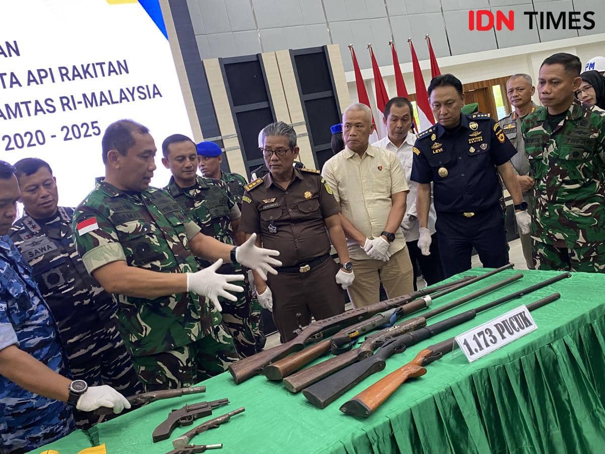 Ribuan senpi rakitan diserahkan ke Kodam XII/TPR.