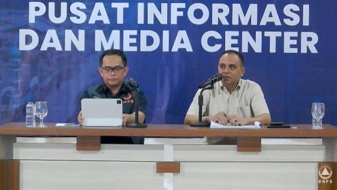 Kepala Pusat Data, Informasi dan Komunikasi Kebencanaan BNPB, Abdul Muhari dalam konferensi pers, Jumat (19/12/2025).