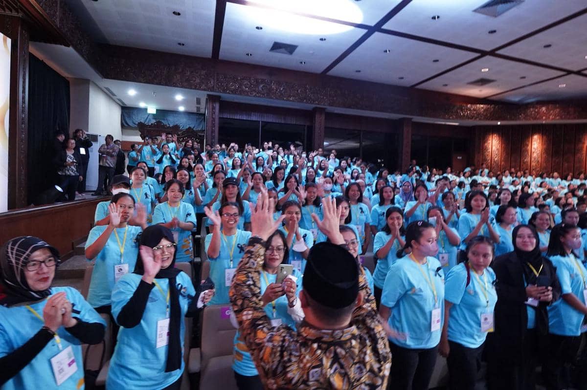 Kementerian P2MI lepas 1.035 PMI ke luar negeri