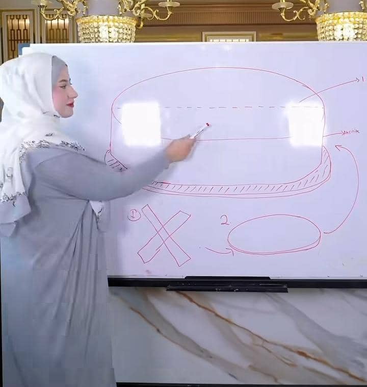 Tasyi Athasyia bikin puding raksasa