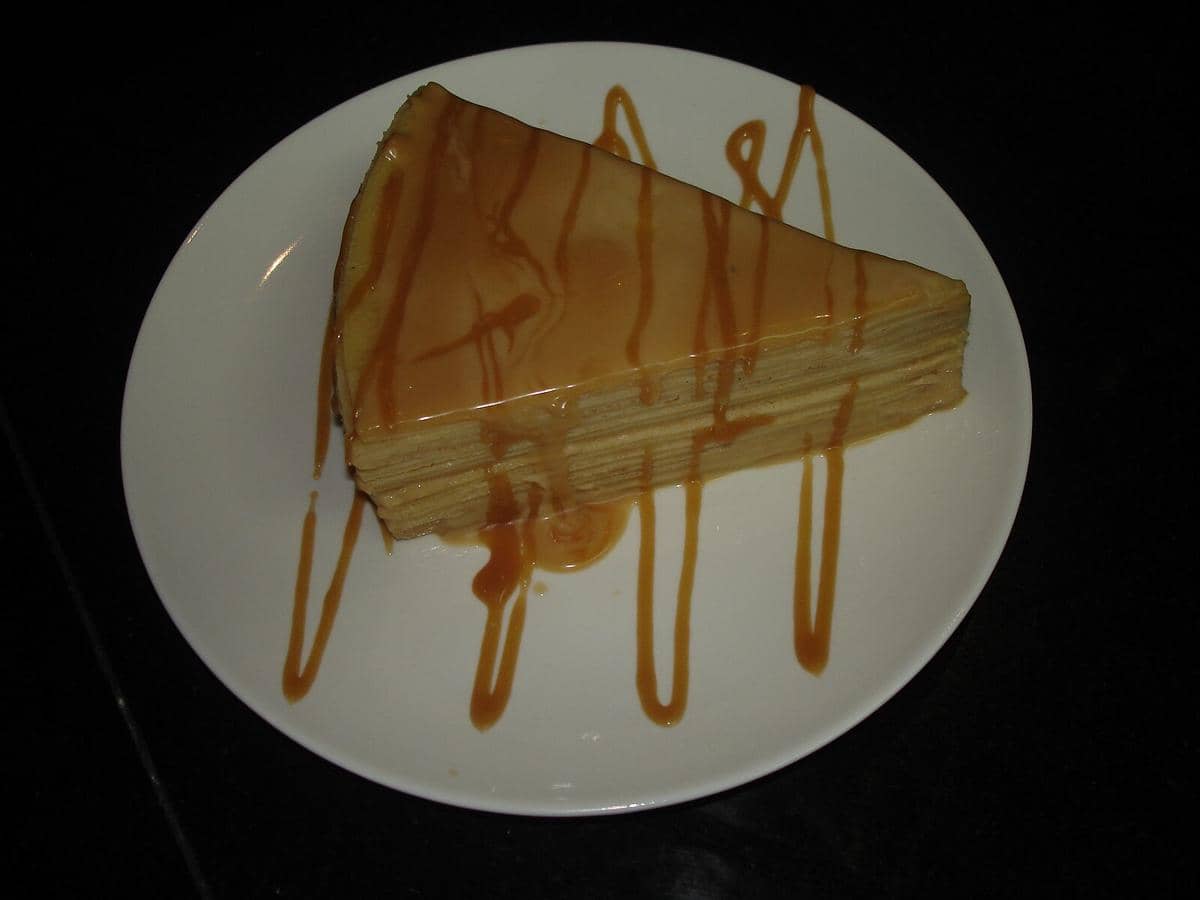 ilustrasi Thai tea crepe cake