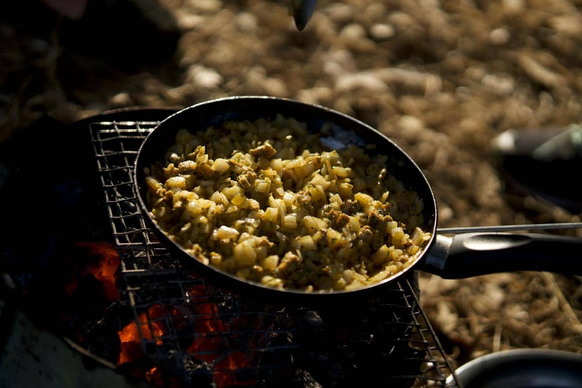 ilustrasi membuat duxelles