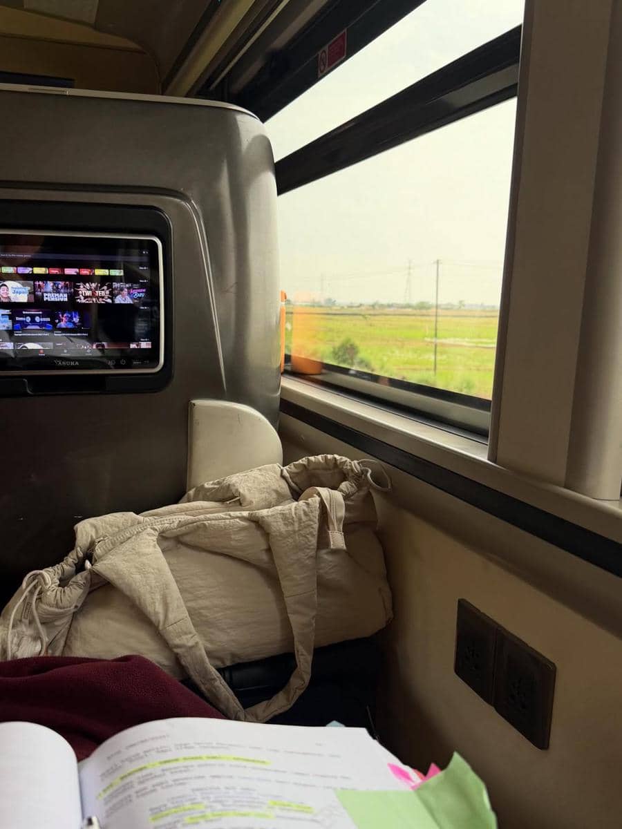 Amanda Rawles liburan ke Yogyakarta