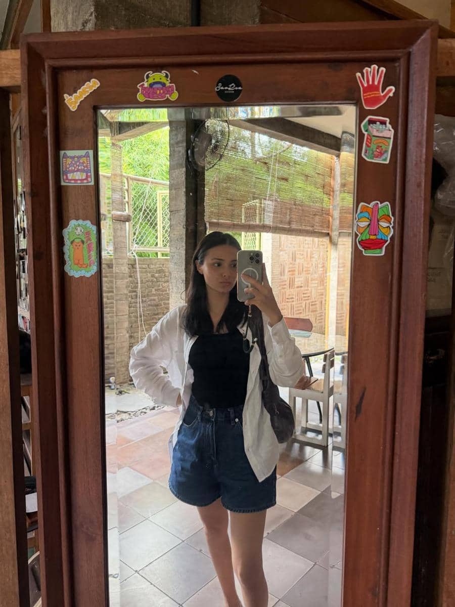 Amanda Rawles liburan ke Yogyakarta