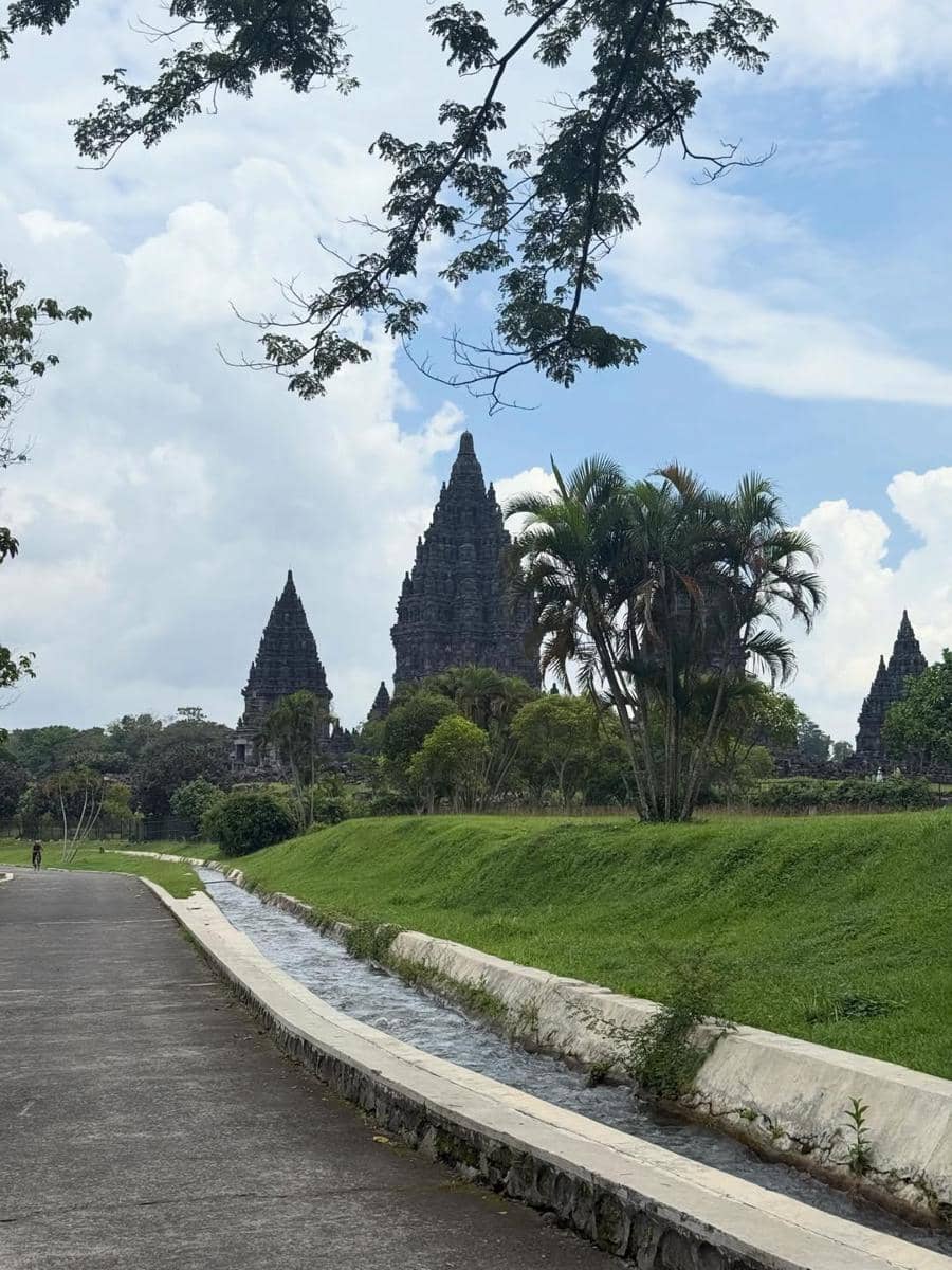 Amanda Rawles liburan ke Yogyakarta