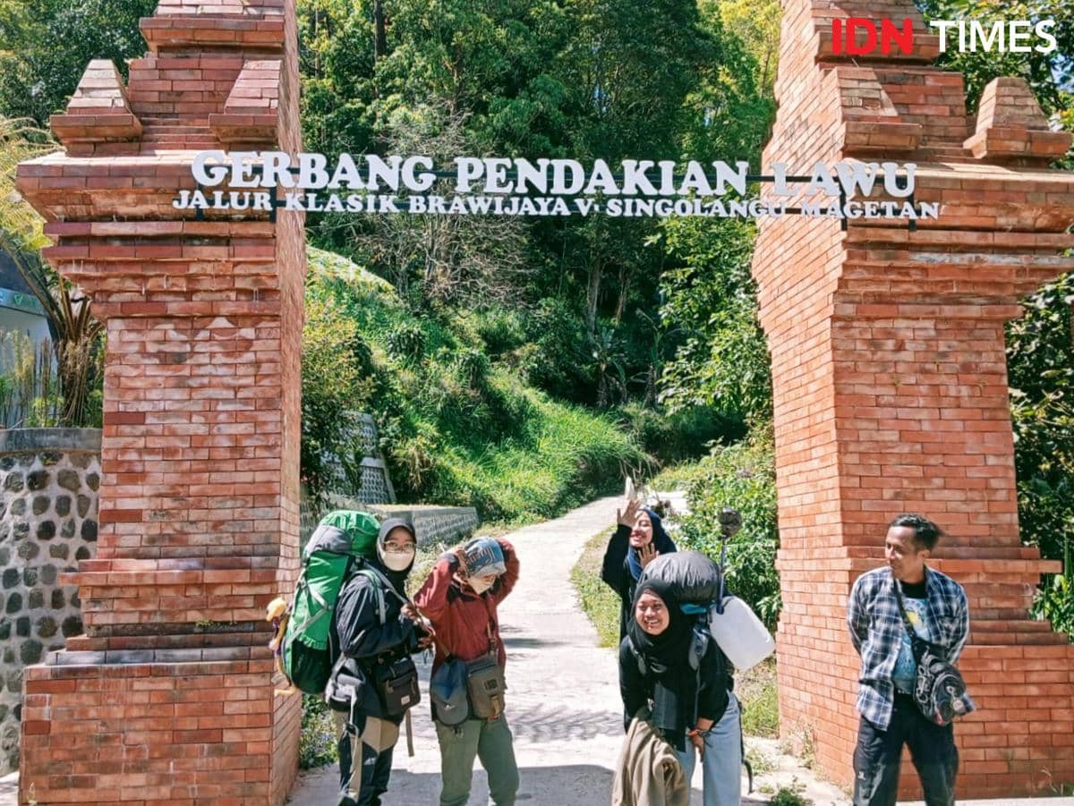 Jalur pendakian gunung Lawu via Singolanggu Pleasant.  