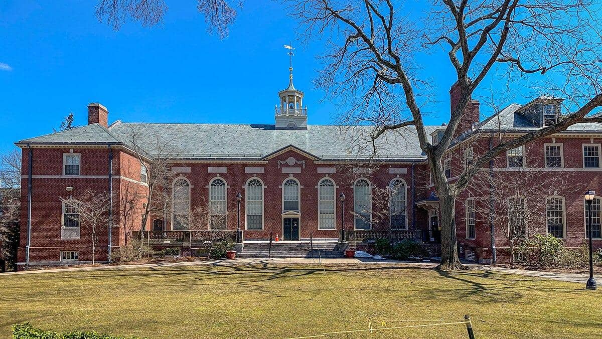 Alumnae Hall, Brown University (Kenneth C. Zirkel, CC BY-SA 4.0, via Wikimedia Commons)