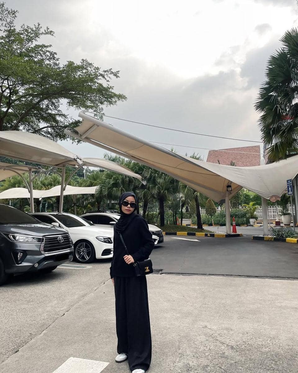 inspirasi OOTD pakai knitwear ala Tsana