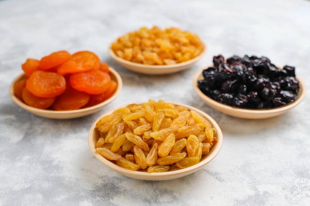 ilustrasi buah kering 