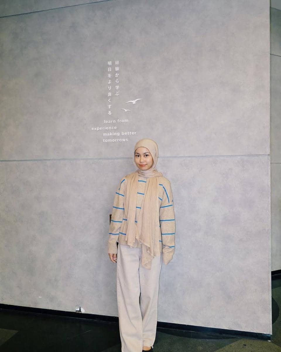 inspirasi OOTD pakai knitwear ala Tsana