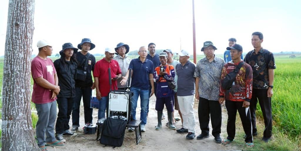 Pemerintah Kabupaten (Pemkab) Lampung Selatan bersinergi dengan Kementerian Pertanian dan Universitas Bandar Lampung (UBL) menggelar pelatihan pilot drone bagi petani di Desa Trimomukti, Kecamatan Candipuro