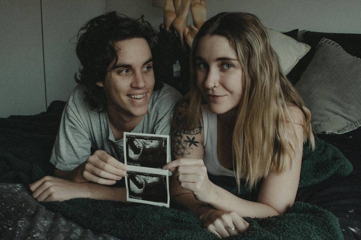 ilustrasi pasangan suami istri