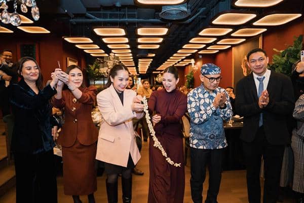 Peresmian Restoran Mewah Nagita Slavina di London (instagram.com/raffinagita1717)