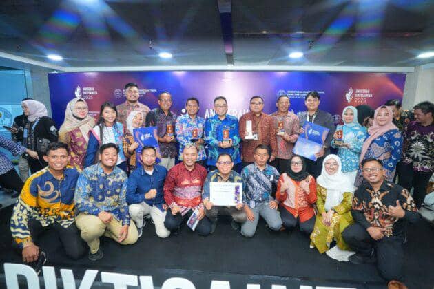 Unila berhasil borong 7 penghargaan di ajang penghargaan tahunan Anugerah Diktisaintek 2025 kategori PTN-BLU yang diselenggarakan Kementerian Pendidikan Tinggi, Sains, dan Teknologi (Kemdiktisaintek)