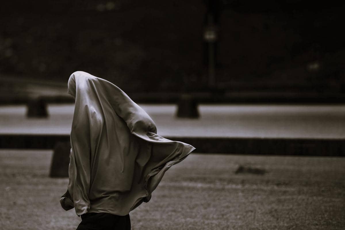 ilustrasi perempuan berhijab (unsplash.com/@itfeelslikefilm)