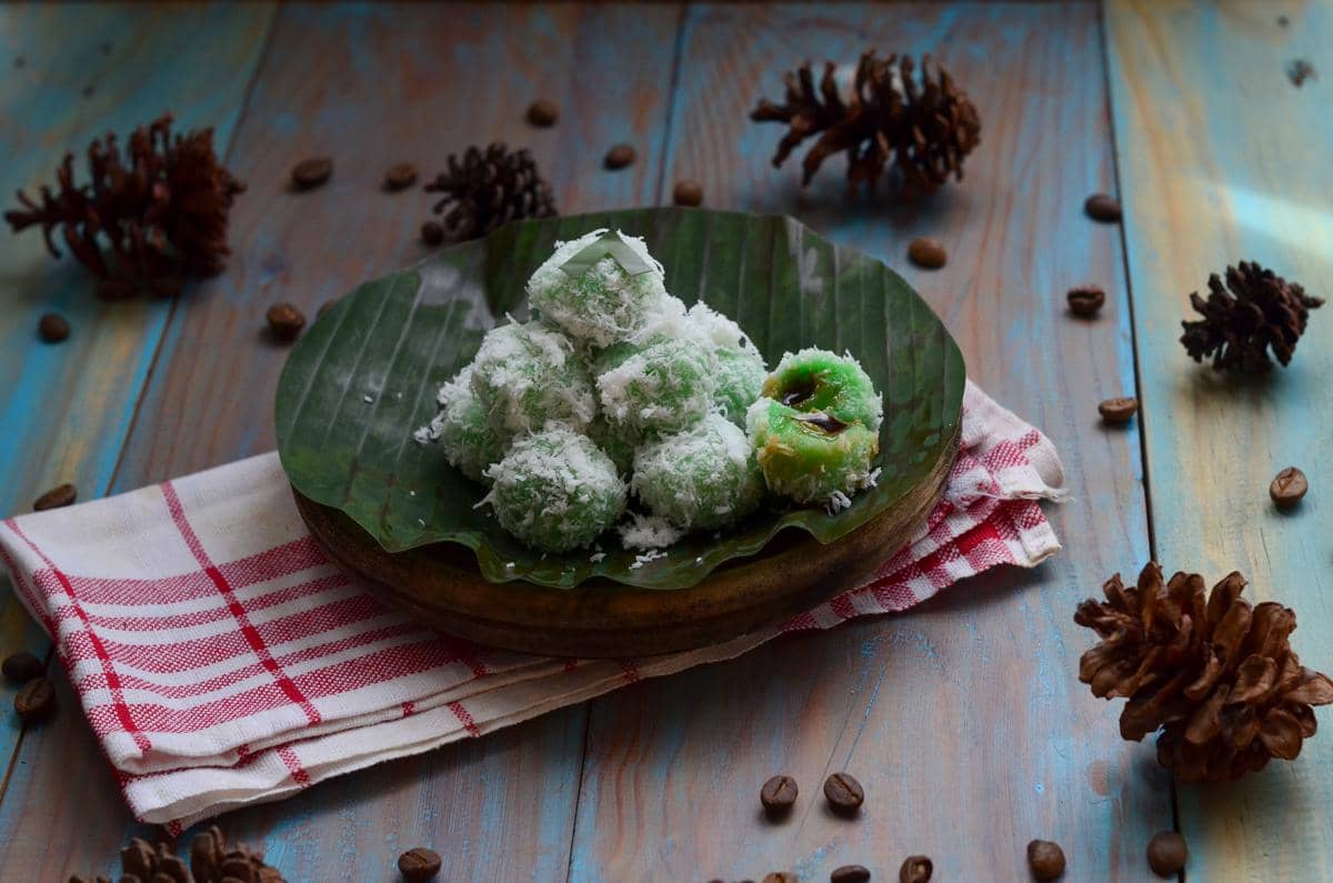 6 Kue dari Berbagai Negara yang Mirip Klepon, Menggiurkan!