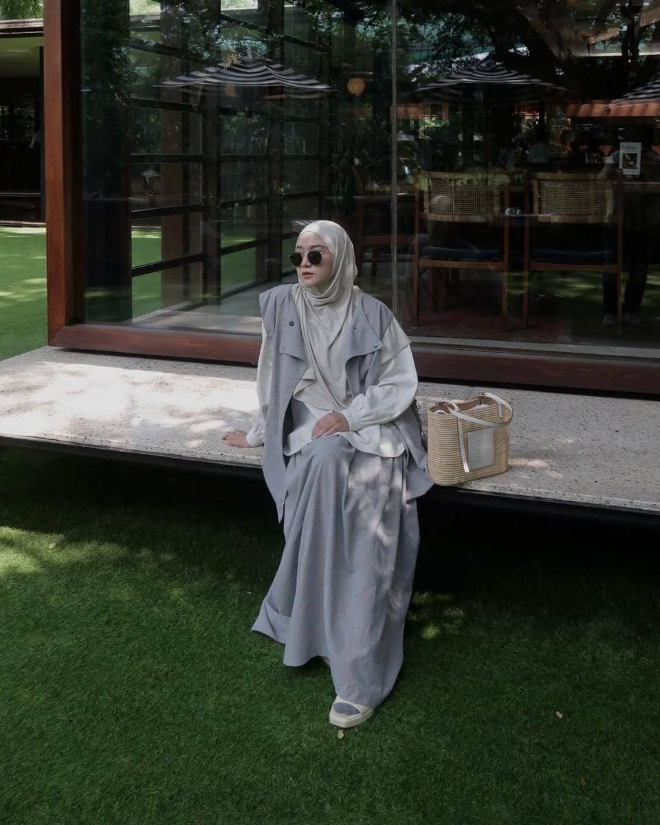 inspirasi smart casual outfit ala Nisa Cookie