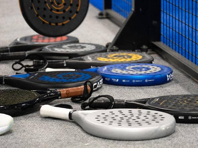 ilustrasi raket padel termahal