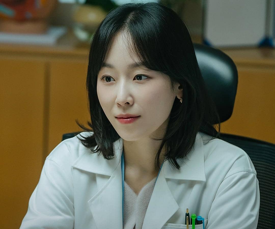 러브 미 서현진 의사 가운 스틸