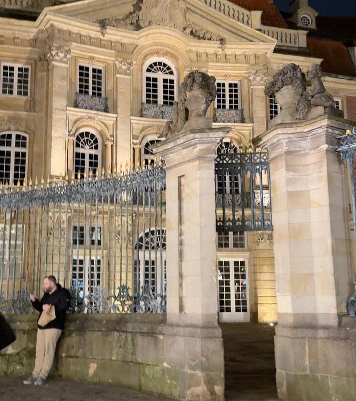 Sarah Keihl dan keluarga jalan-jalan ke Kota Münster