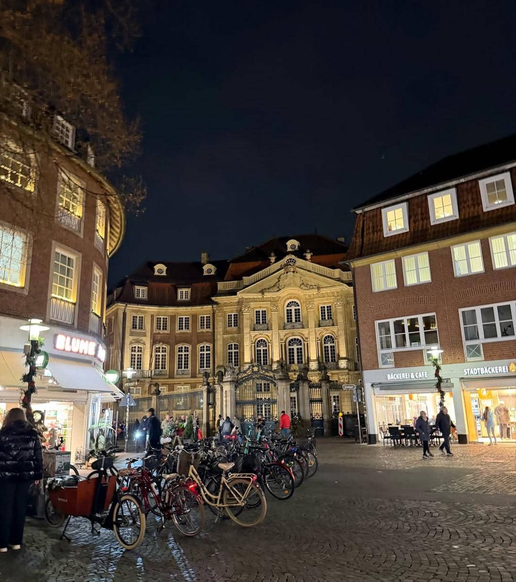 Sarah Keihl dan keluarga jalan-jalan ke Kota Münster