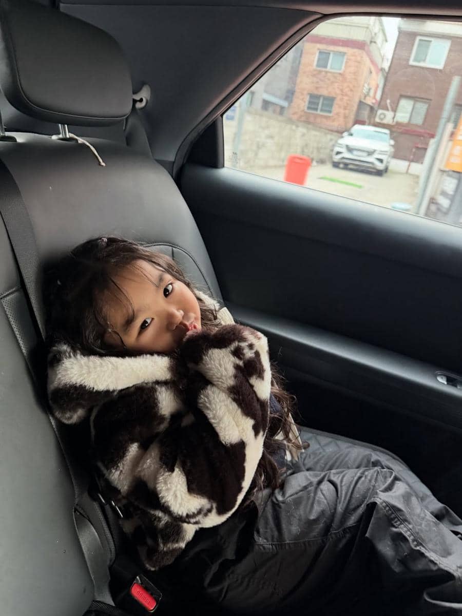 Krisjiana dan Xarena jalan-jalan berdua di Seoul