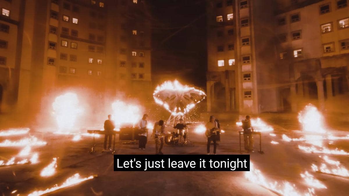 cuplikan MV "Night Before the End"