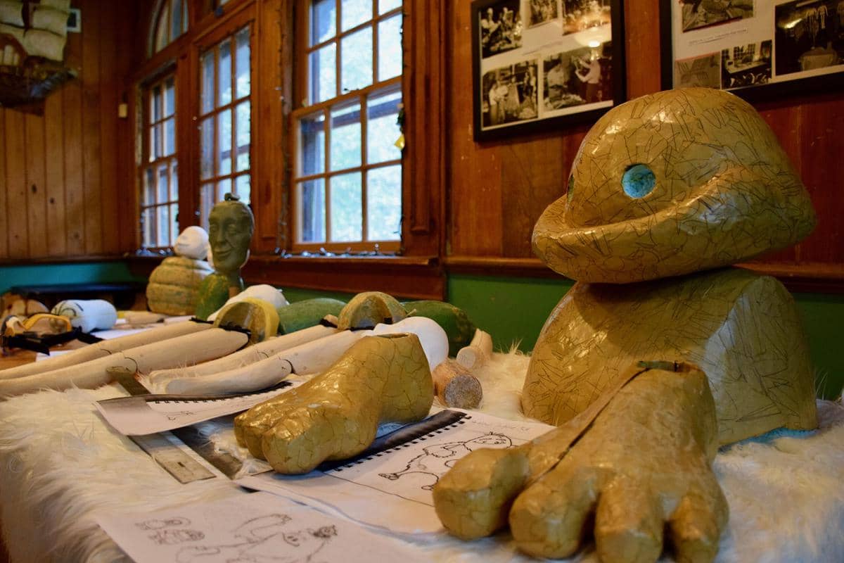 ilustrasi Swedish Cottage Marionette Theater