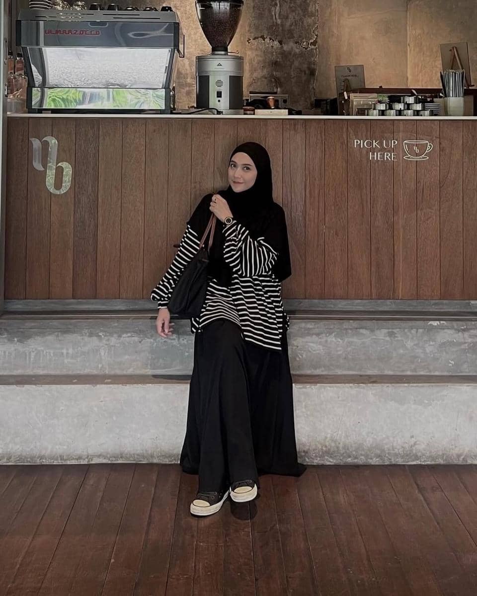 inspirasi smart casual outfit ala Nisa Cookie