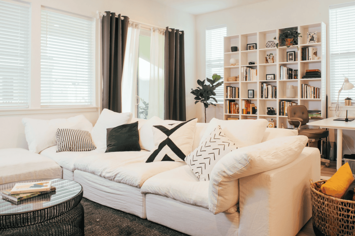 5 Kesalahan Penempatan Sofa di Ruang Tamu, Bikin Terlihat Sempit!